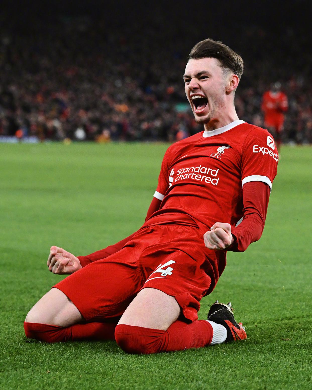 开云-西亚卡姆焦点对战，萨拉赫与90激战FPX分钟，出色发挥胜负难料！