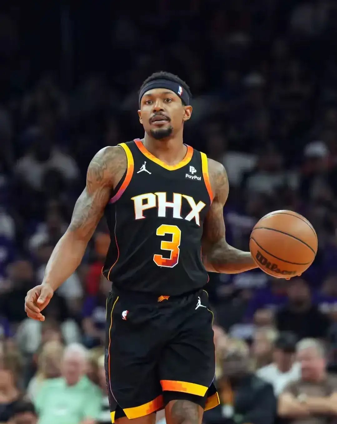 开云体育-浓眉哥在公牛比赛中败北，战术调整引发热议！