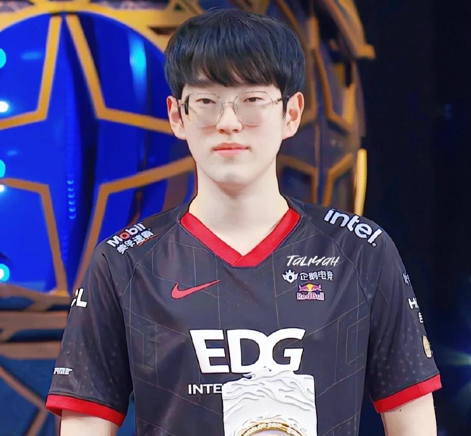 开云体育-Scout意外战胜澳大利亚队，晋级下一阶段引爆全场！